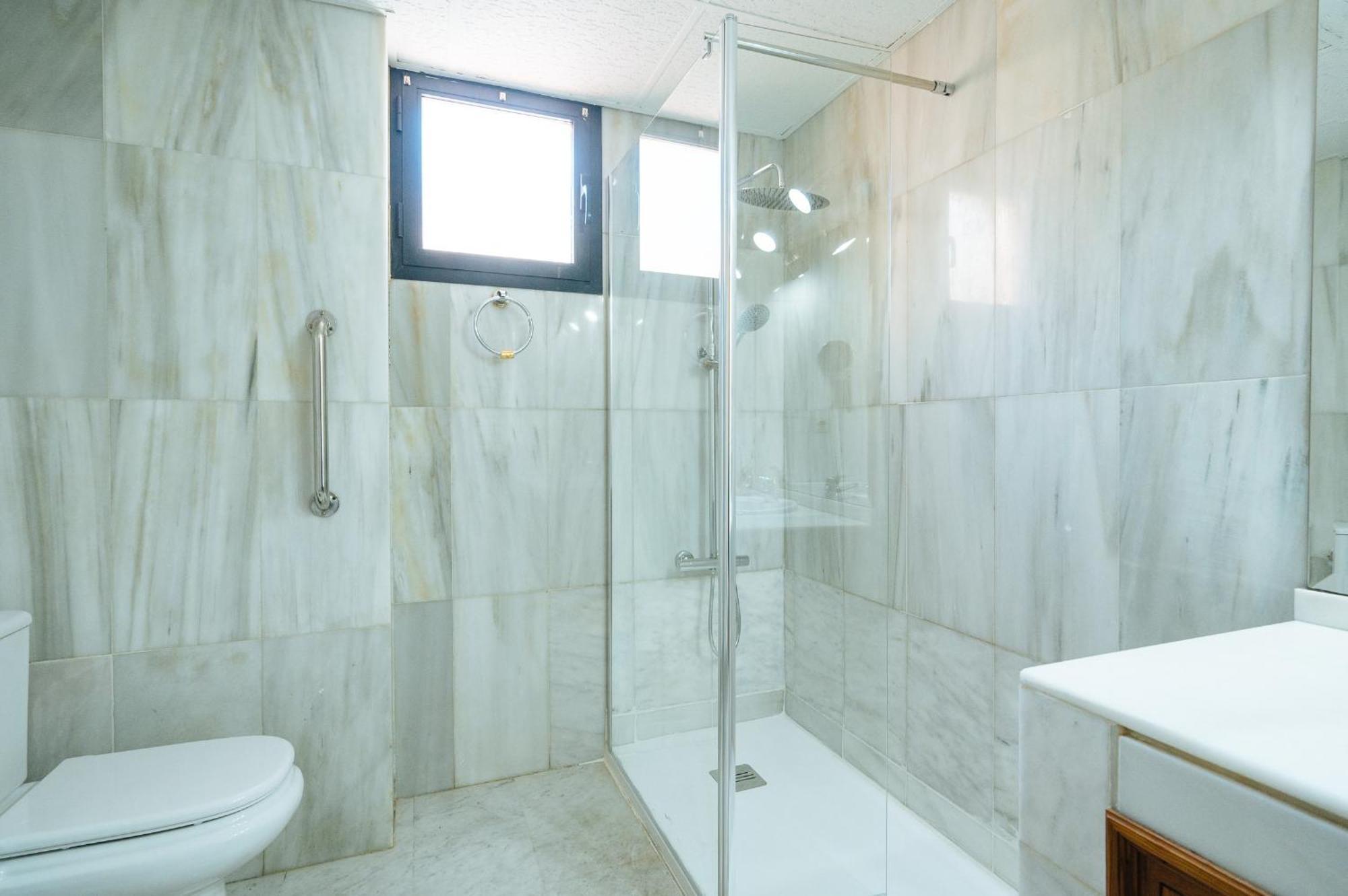 Acogedor Piso Con Parking Santa Justa Appartement *